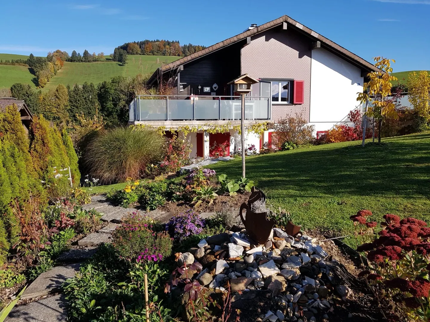 Charmantes Landhaus mit Seesicht - Foto 1 von 19