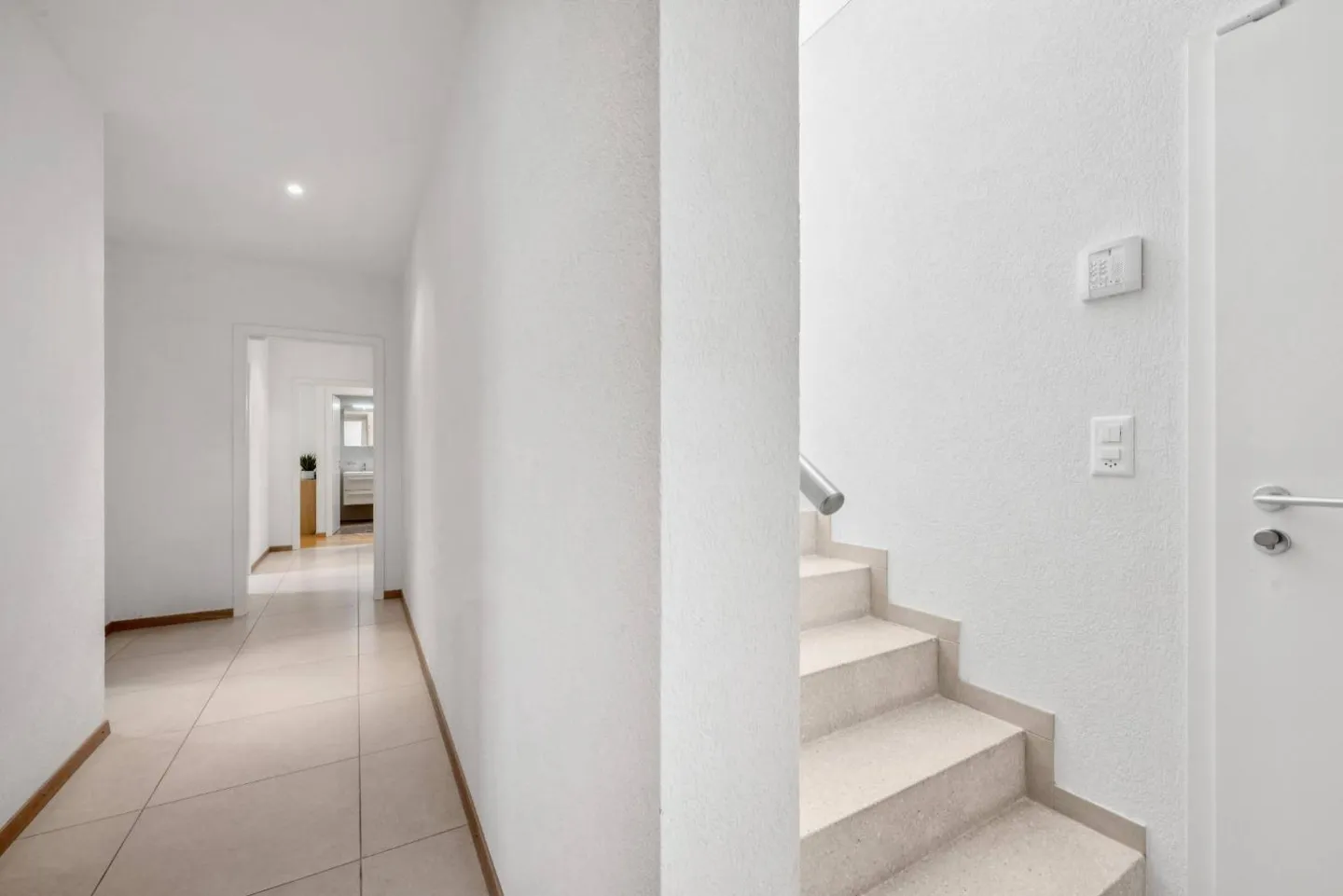 Duplex attico contemporaneo con vista sul lago - Foto 6 di 13