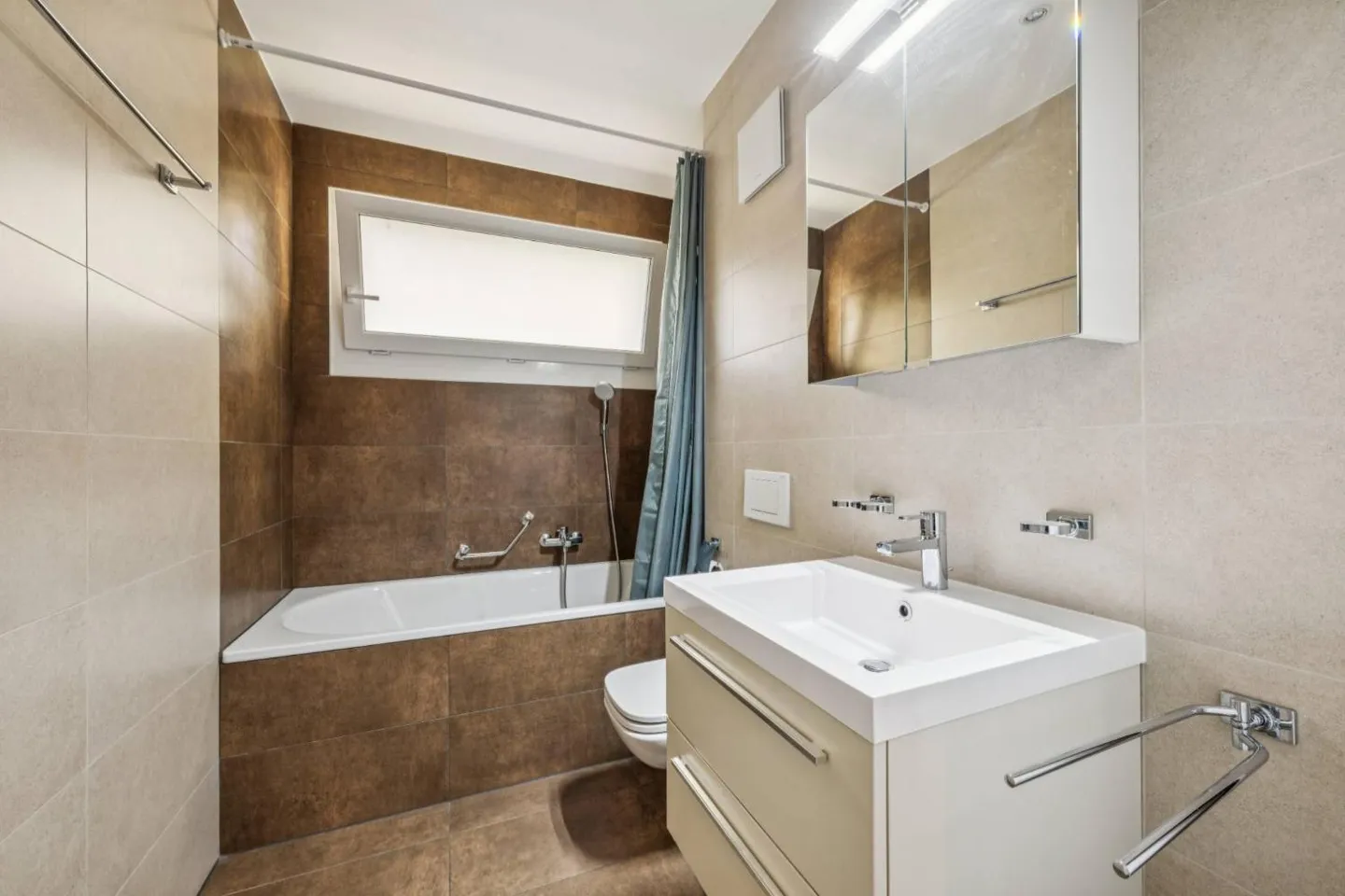 Duplex attico contemporaneo con vista sul lago - Foto 11 di 13