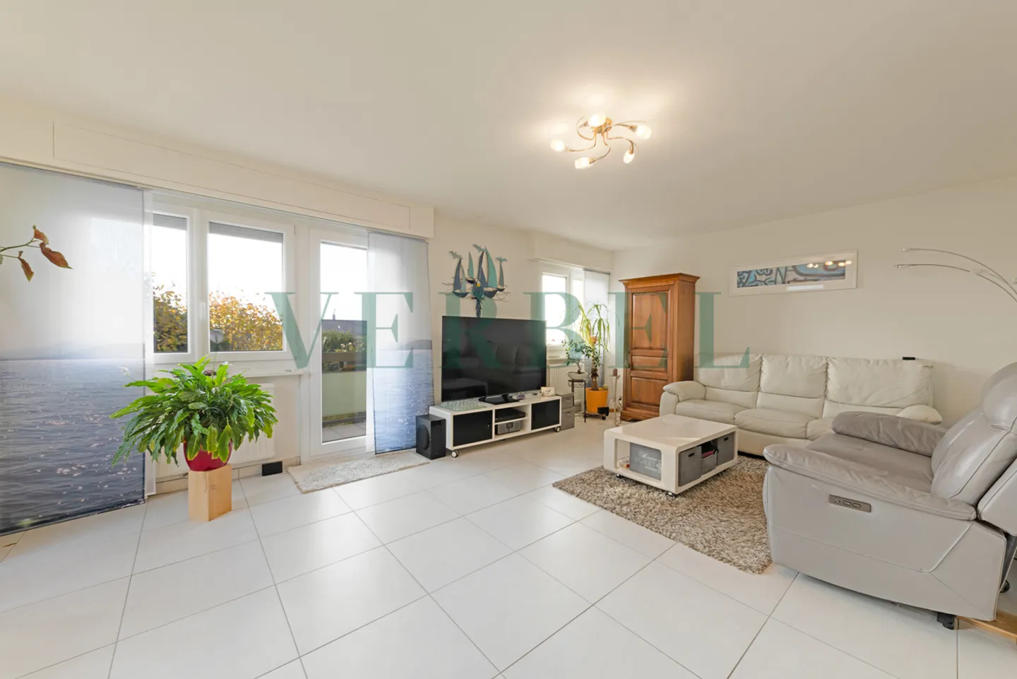 Magnificent semi-detached house with large garden - Photo 2 of 10