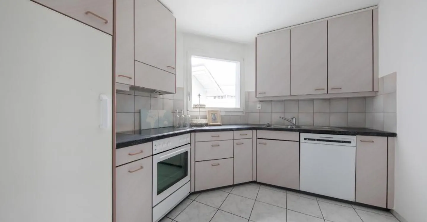 Zona residenziale tranquilla! - Foto 3 di 8