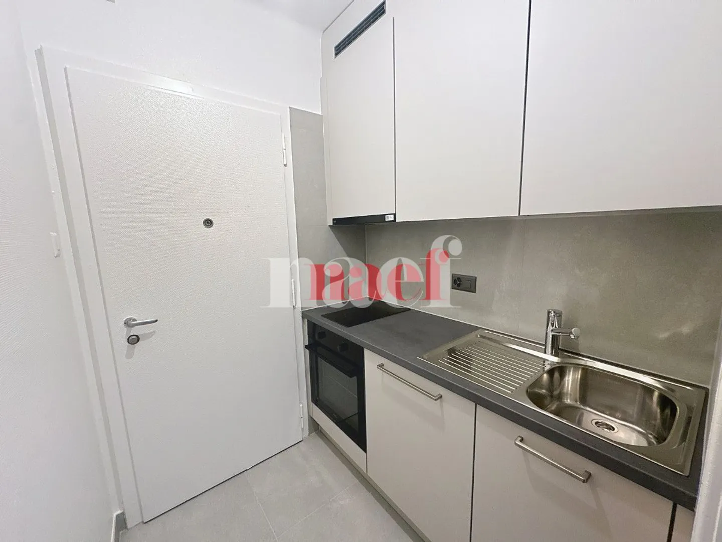 Studio 1 room - Photo 3 of 5