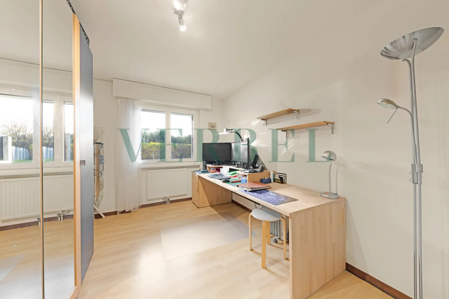 Magnificent semi-detached house with large garden - Photo 8 of 10