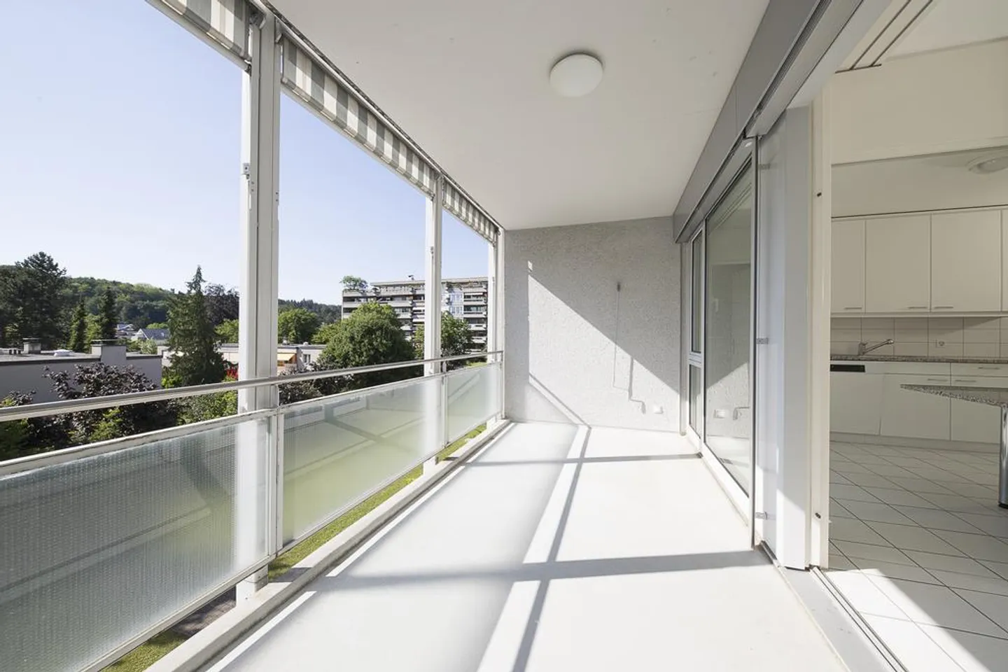 Moderno appartamento di 4.5 locali in una posizione tranquilla! - Foto 10 di 11