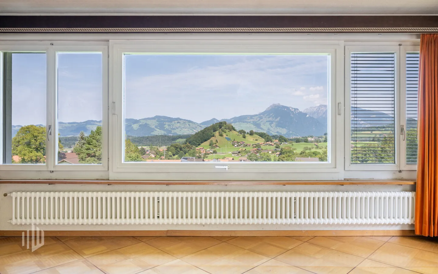 ImmoWyss - Grande casa unifamiliare in una posizione tranquilla con grande potenziale - Foto 5 di 13