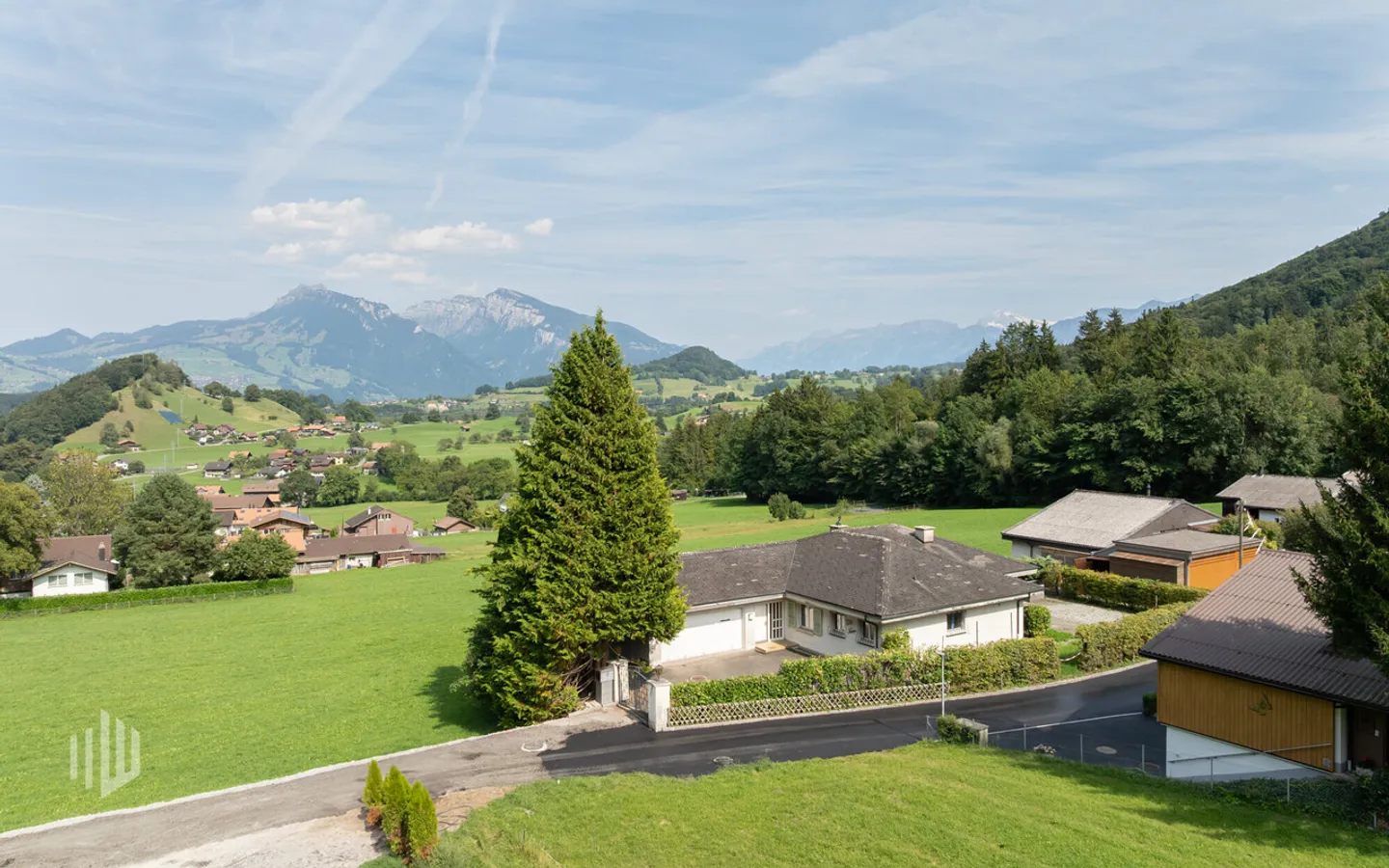 ImmoWyss - Grande casa unifamiliare in una posizione tranquilla con grande potenziale - Foto 10 di 13