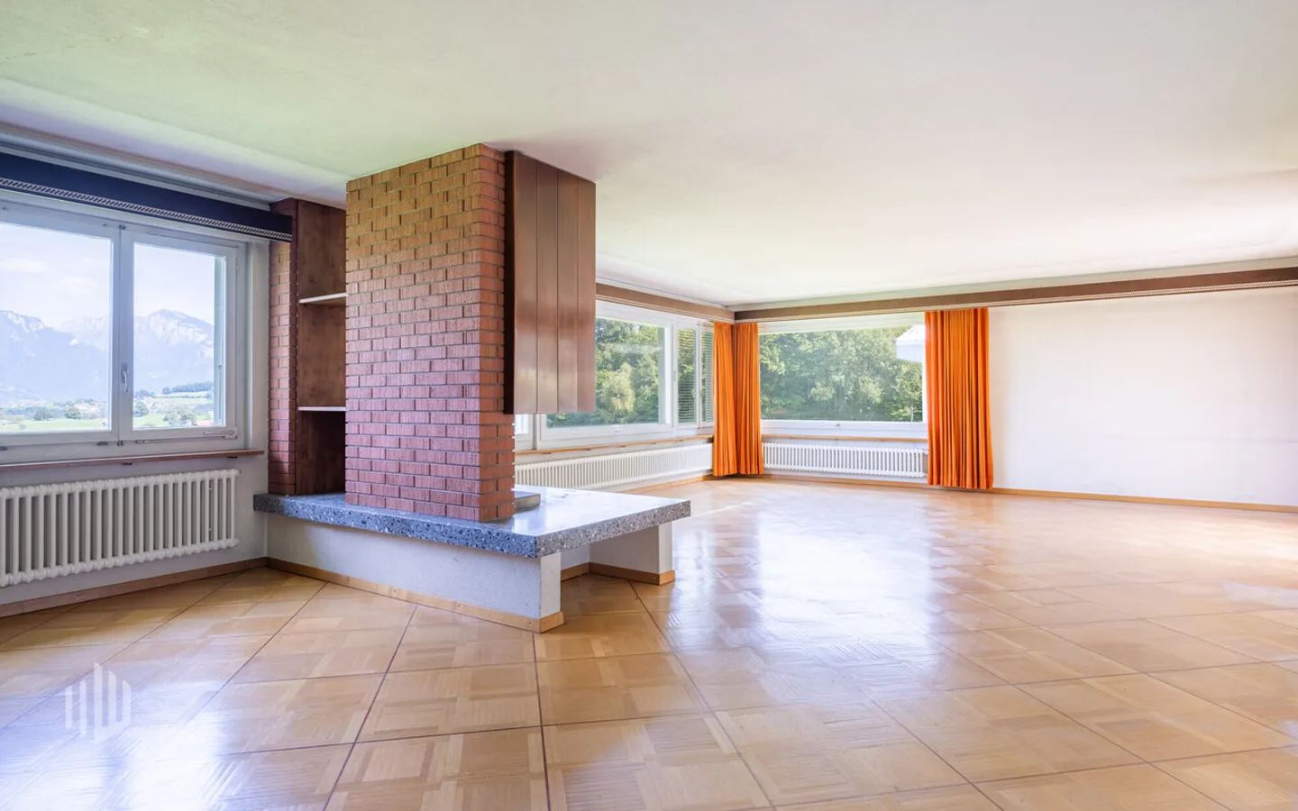 ImmoWyss - Grande casa unifamiliare in una posizione tranquilla con grande potenziale - Foto 3 di 13