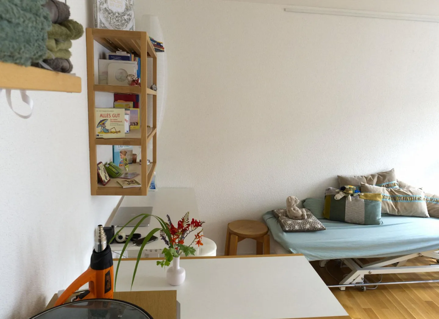 Bright, furnished practice in the old town of St. Gallen on Monday/Thursday - Photo 3 of 25