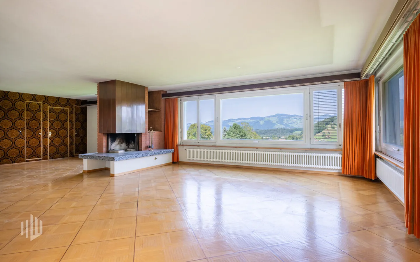 ImmoWyss - Grande casa unifamiliare in una posizione tranquilla con grande potenziale - Foto 4 di 13