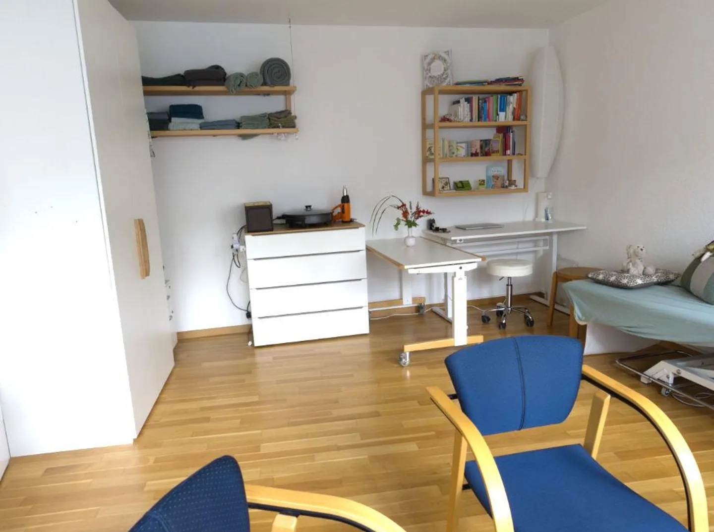 Bright, furnished practice in the old town of St. Gallen on Monday/Thursday - Photo 5 of 25