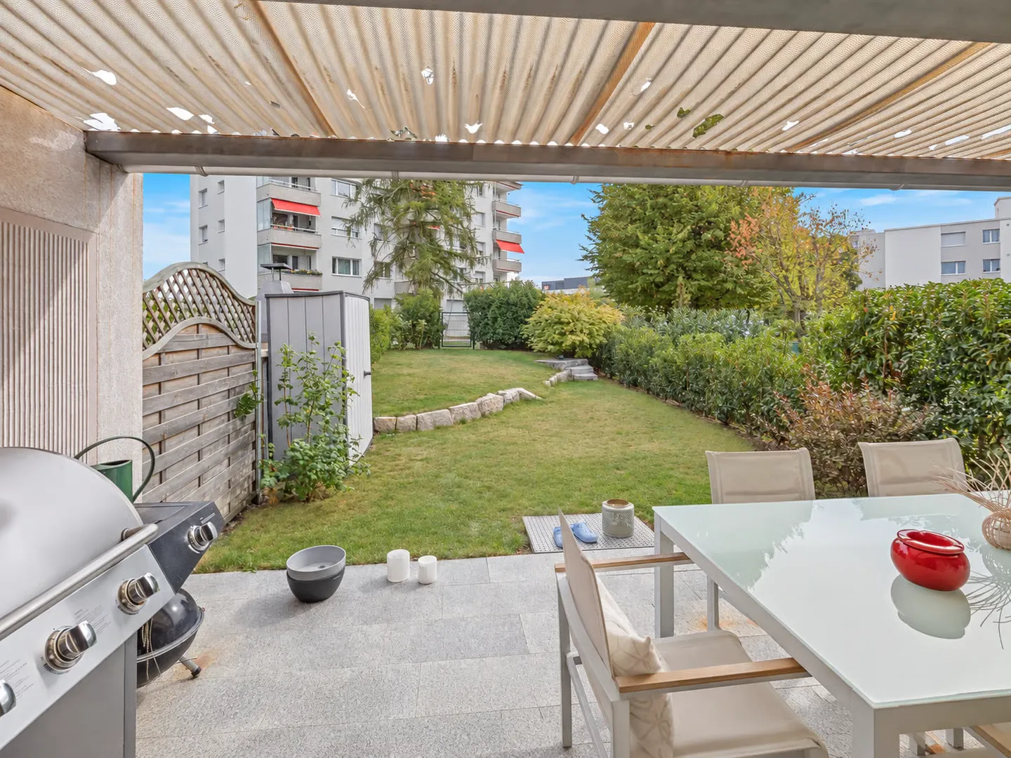 Familienglück mit Garten & Pool - modernisiertes, 4.5-Zimmer-Reihenhaus - Foto 6 di 16