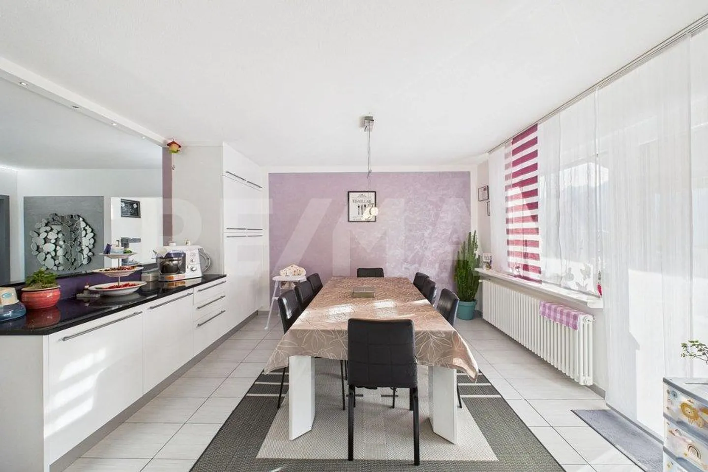 Geräumiges, komplett renoviertes Doppelhaus mit großem Außenbereich - Foto 11 von 13