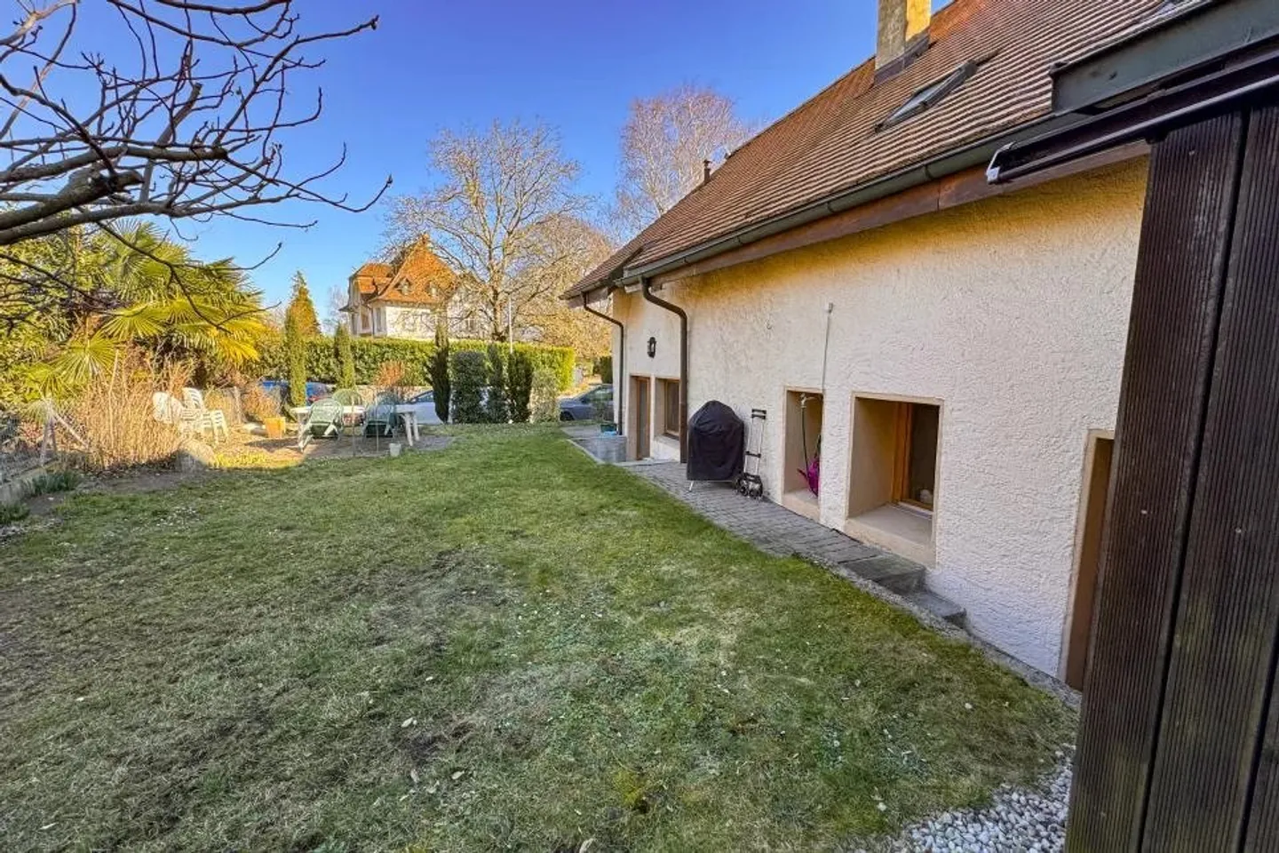 Maison de style village avec 7 chambres - Photo 2 sur 7