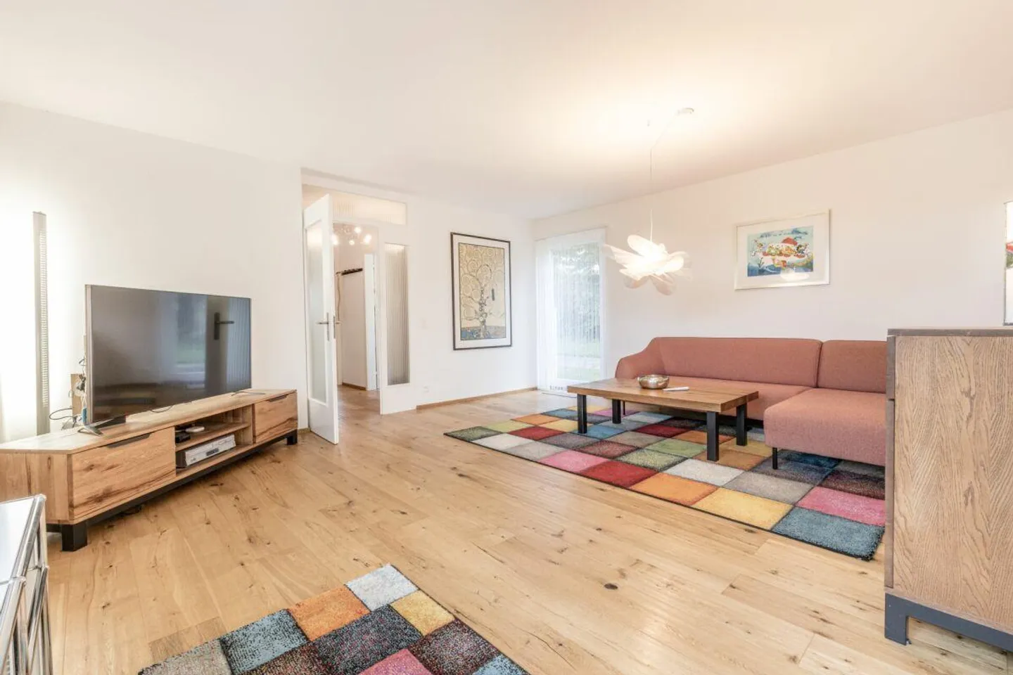 Renovierte 4.5-Zimmer-Gartenwohnung mit Weitsicht in Bassersdorf - Foto 3 von 13