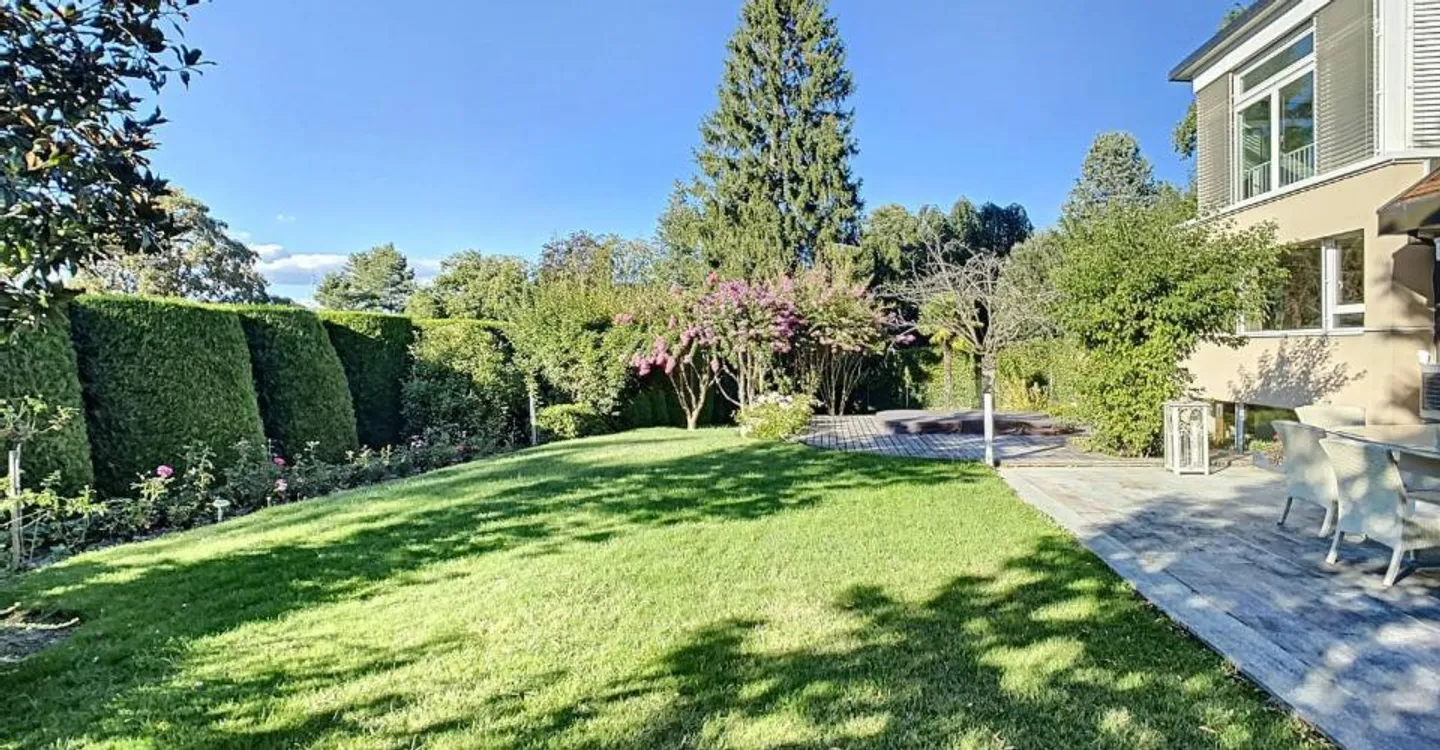 Charmante villa à rénover avec vue sur lac - Photo 4 sur 7