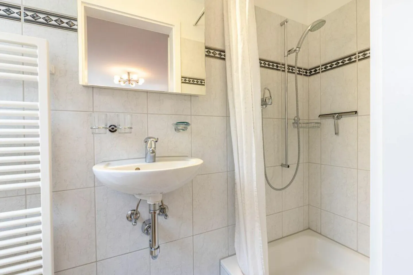 Renovierte 4.5-Zimmer-Gartenwohnung mit Weitsicht in Bassersdorf - Foto 9 von 13