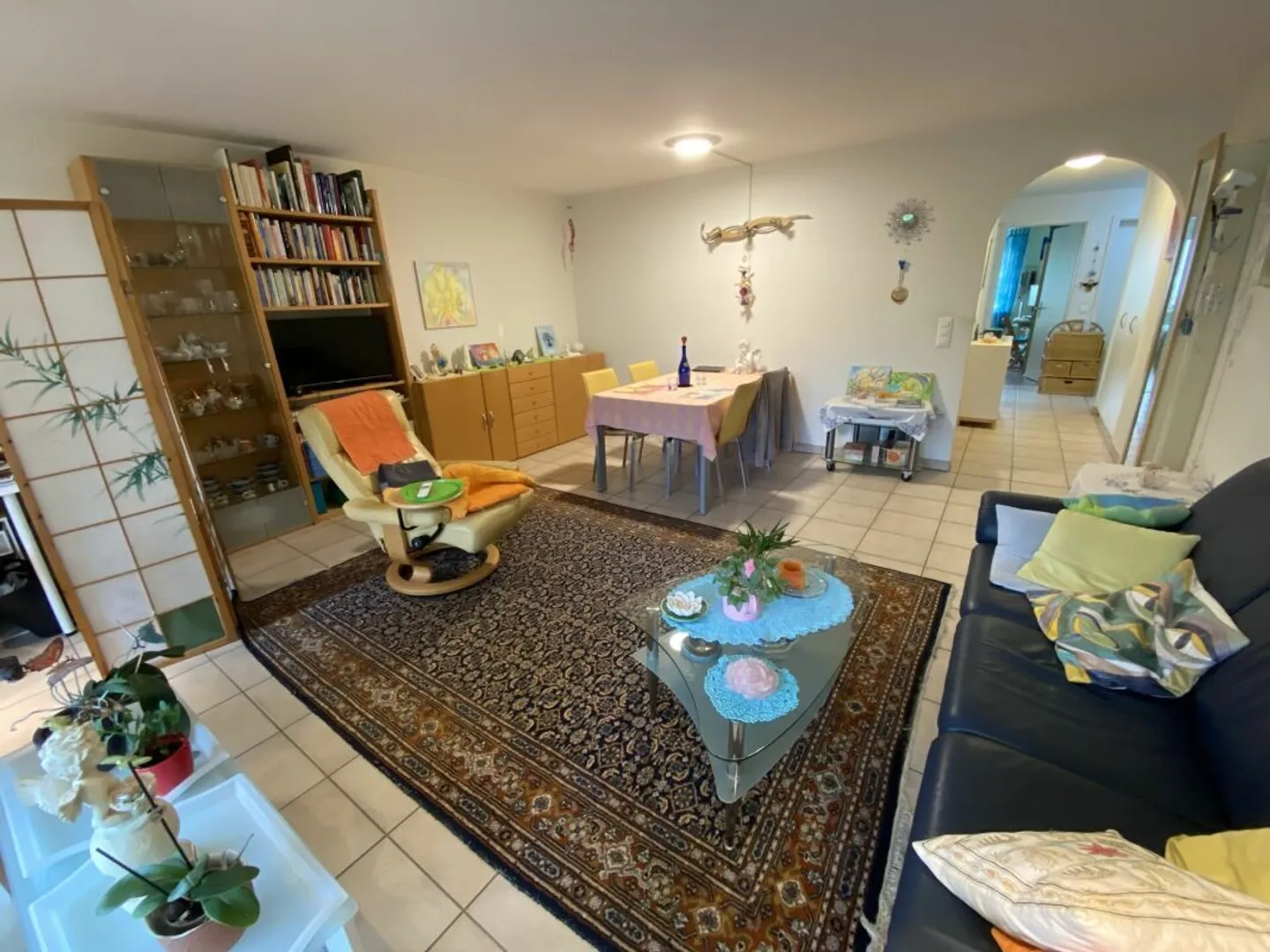 Luminoso appartamento3.5 locali/ Charmante 3.5-Zimmer-Wohnung mit Gartenblick - Foto 3 di 15