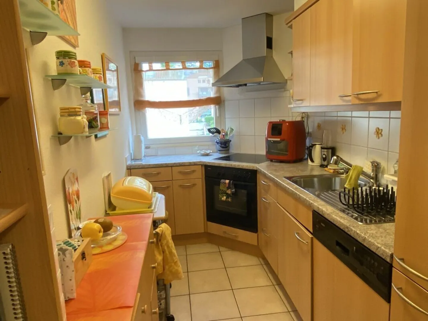 Luminoso appartamento3.5 locali/ Charmante 3.5-Zimmer-Wohnung mit Gartenblick - Foto 4 di 15