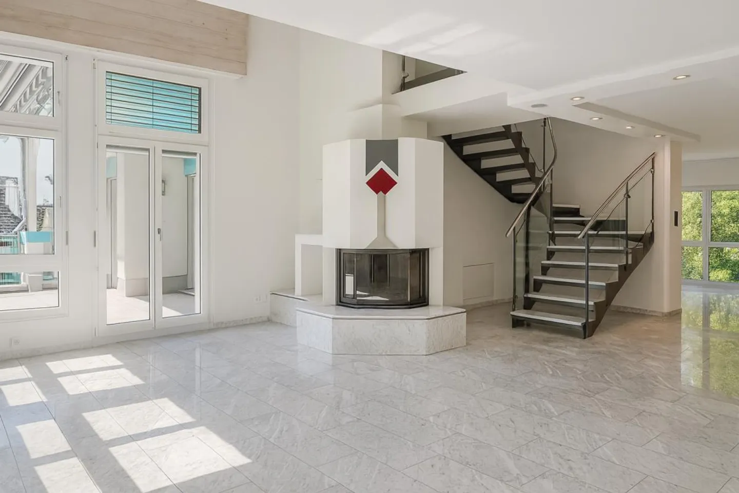 Attraktive Dach-Eigentumswohnung mit Lift und Terrasse - Foto 1 von 18