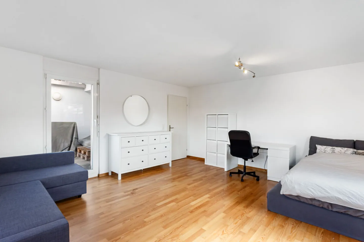 Grande casa angolare di 7,5 stanze con ufficio aggiuntivo e grande sala hobby - Foto 9 di 14