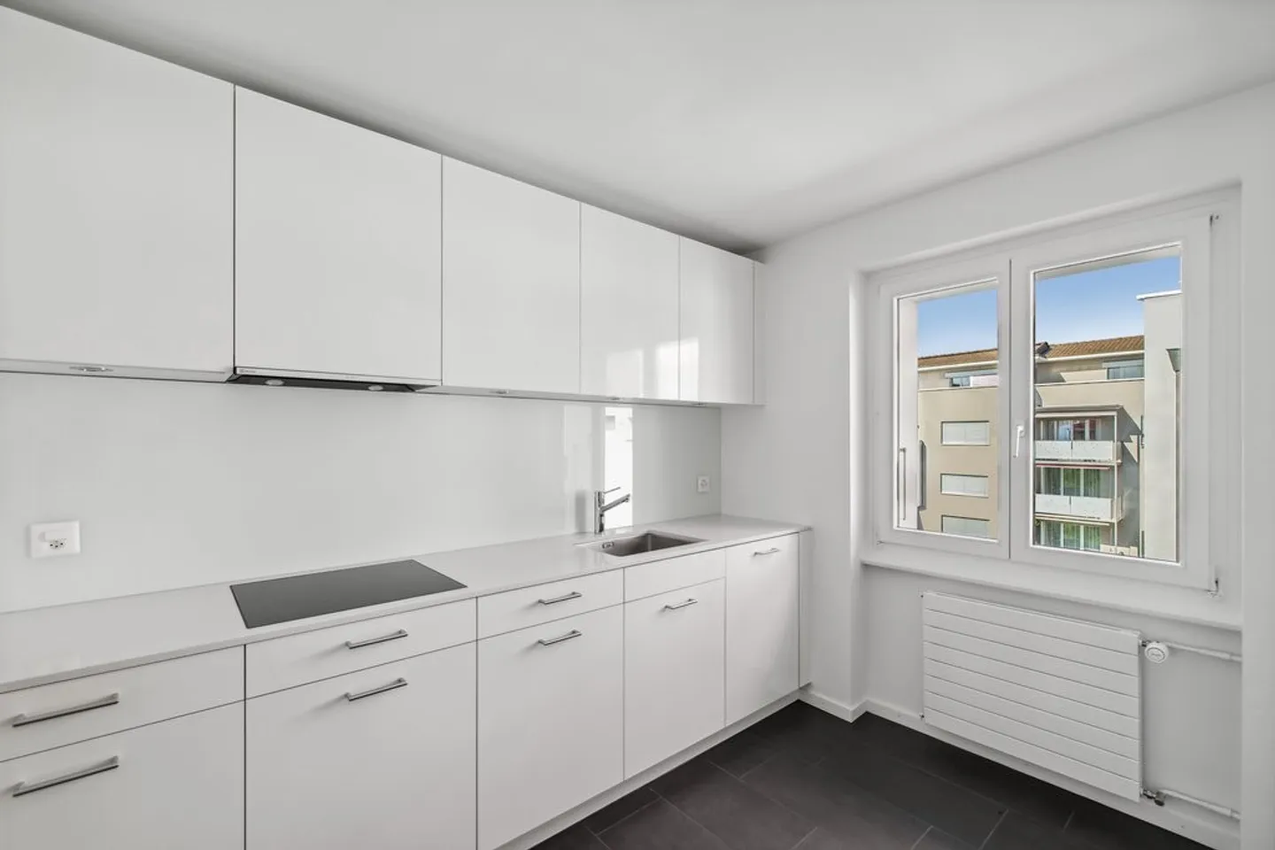 Freshly renovated 3-room apartment in a quiet property - Photo 1 of 10