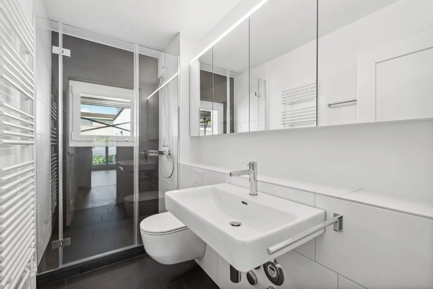 Freshly renovated 3-room apartment in a quiet property - Photo 4 of 10