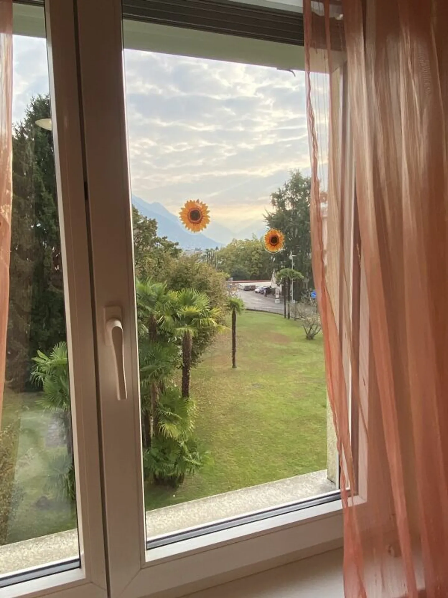 Luminoso appartamento3.5 locali/ Charmante 3.5-Zimmer-Wohnung mit Gartenblick - Foto 14 di 15