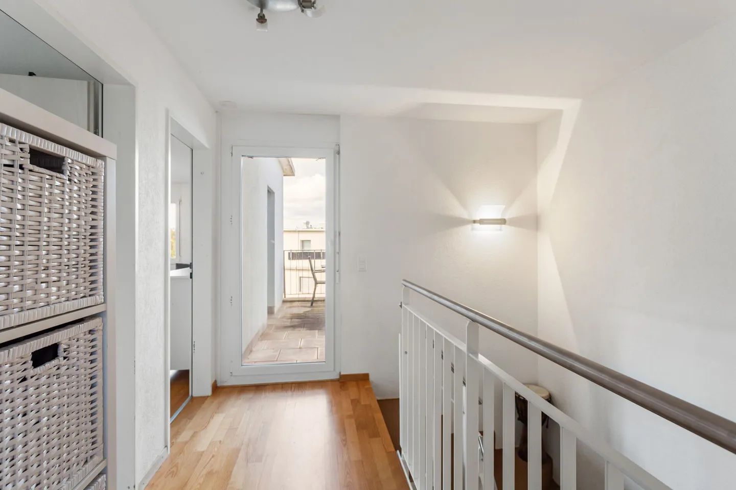 Grande casa angolare di 7,5 stanze con ufficio aggiuntivo e grande sala hobby - Foto 13 di 14