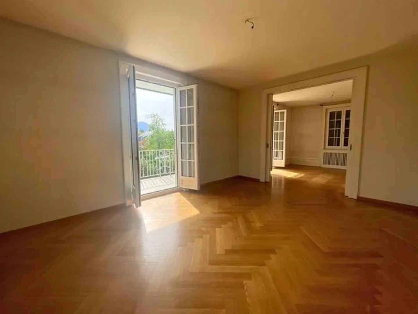 Charmante villa de 5.5 pièces - Photo 3 sur 13