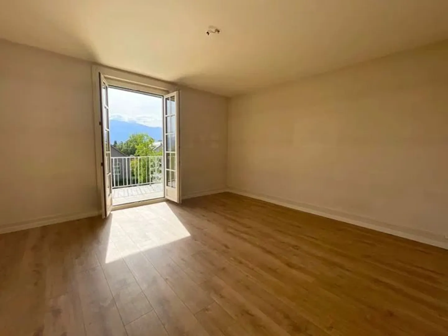 Charmante villa de 5.5 pièces - Photo 5 sur 13