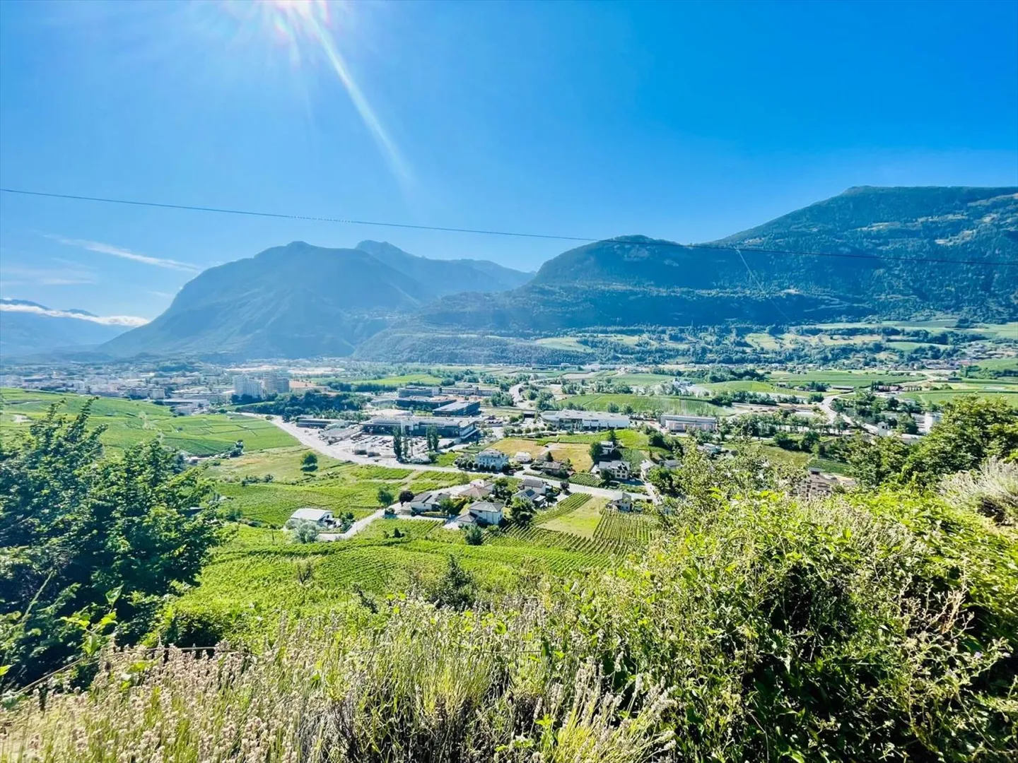 Attic 2.5 rooms in Corin-de-la-Crête - Photo 3 of 13