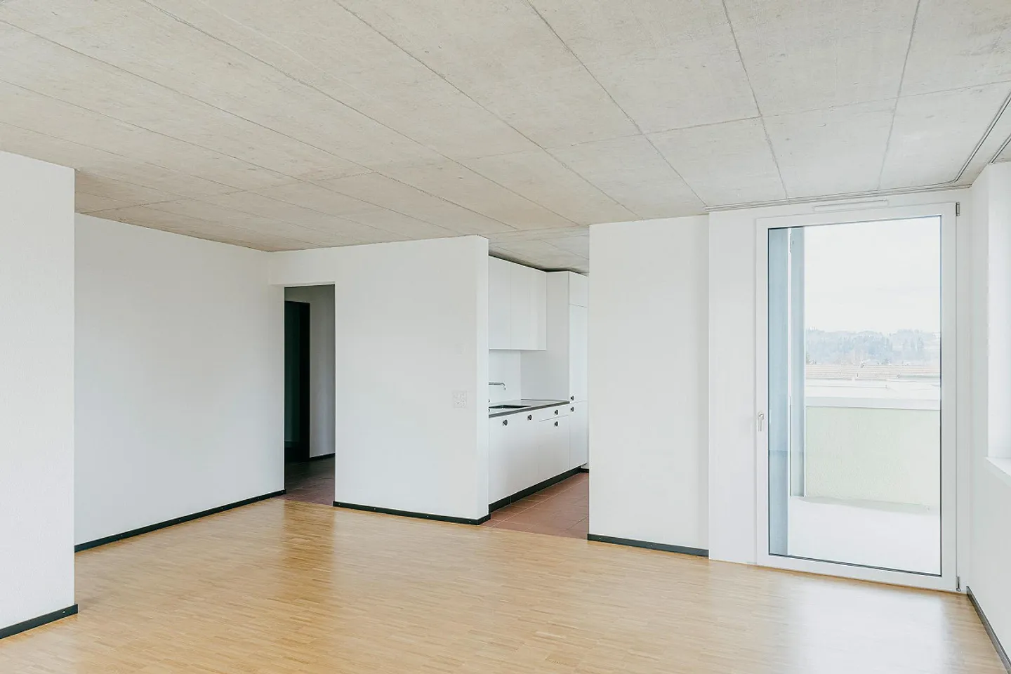 3.5-room penthouse apartment in Niederuzwil - Photo 3 of 13