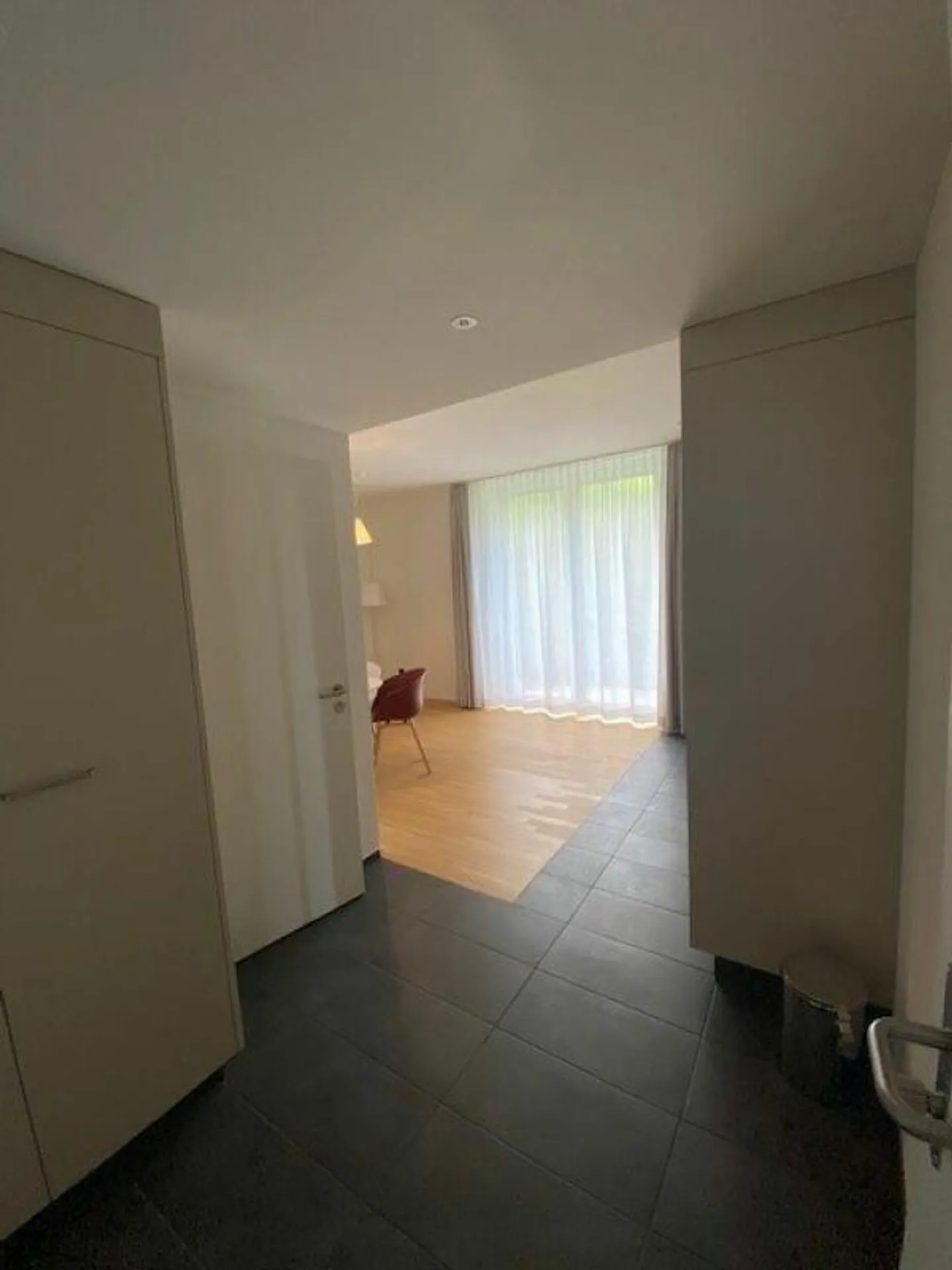 Appartement Moderne Près de la Vieille Ville - Photo 2 sur 8