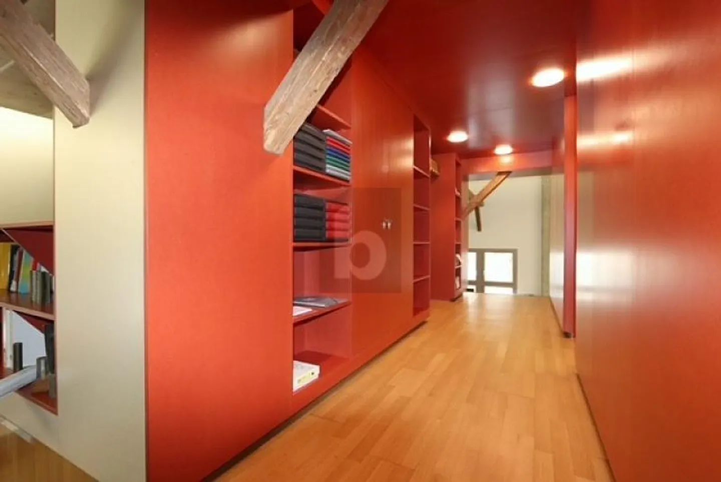 MODERN AND CENTRAL IN THE BEST LOCATION - Photo 4 of 6