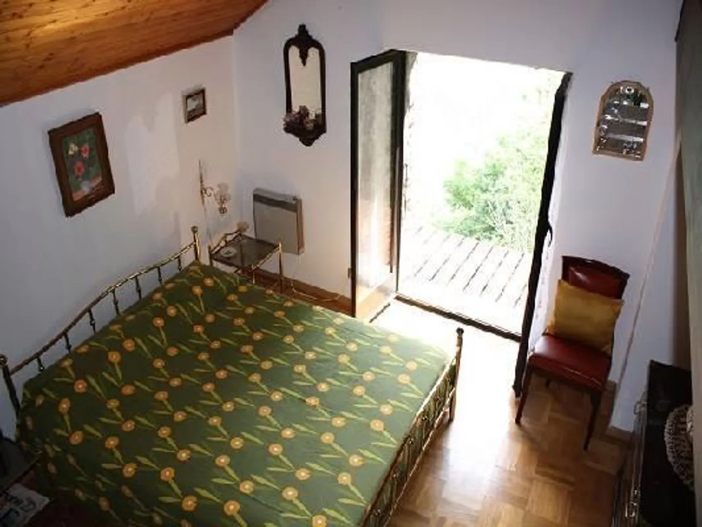 5 1/2-Room Rustic House in a Secluded Location with 10,000 m2 of Meadow Land - Photo 5 of 13