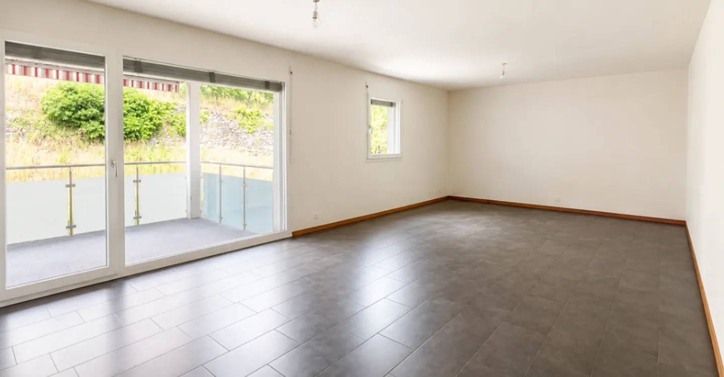 For rent immediately - 4.5 room apartment on the 4th floor - Photo 2 of 10