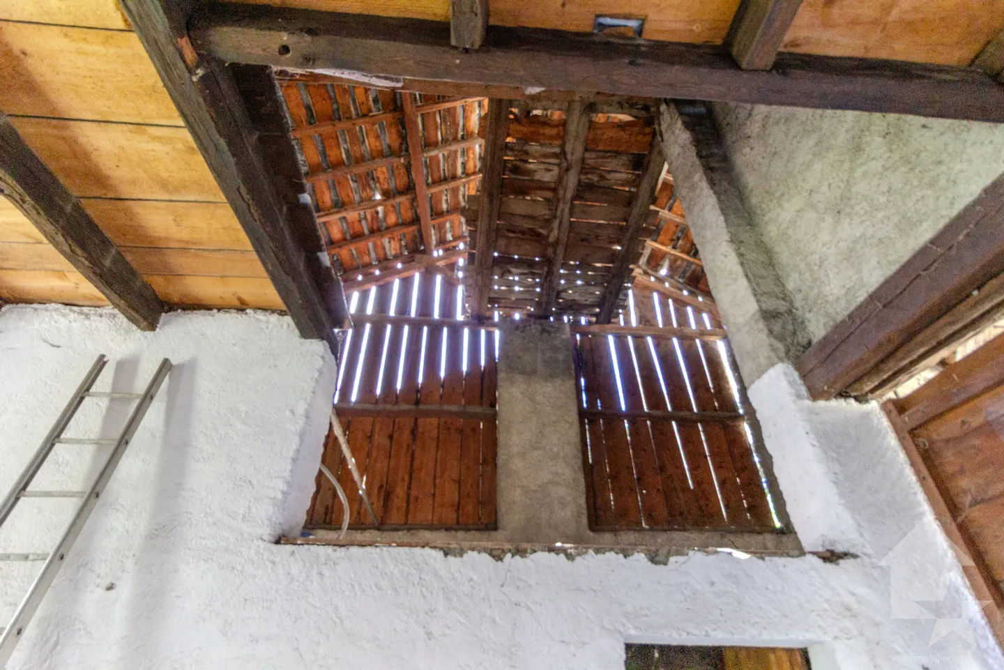 Pretty barn of 605 m3 to renovate completely - Photo 2 of 4