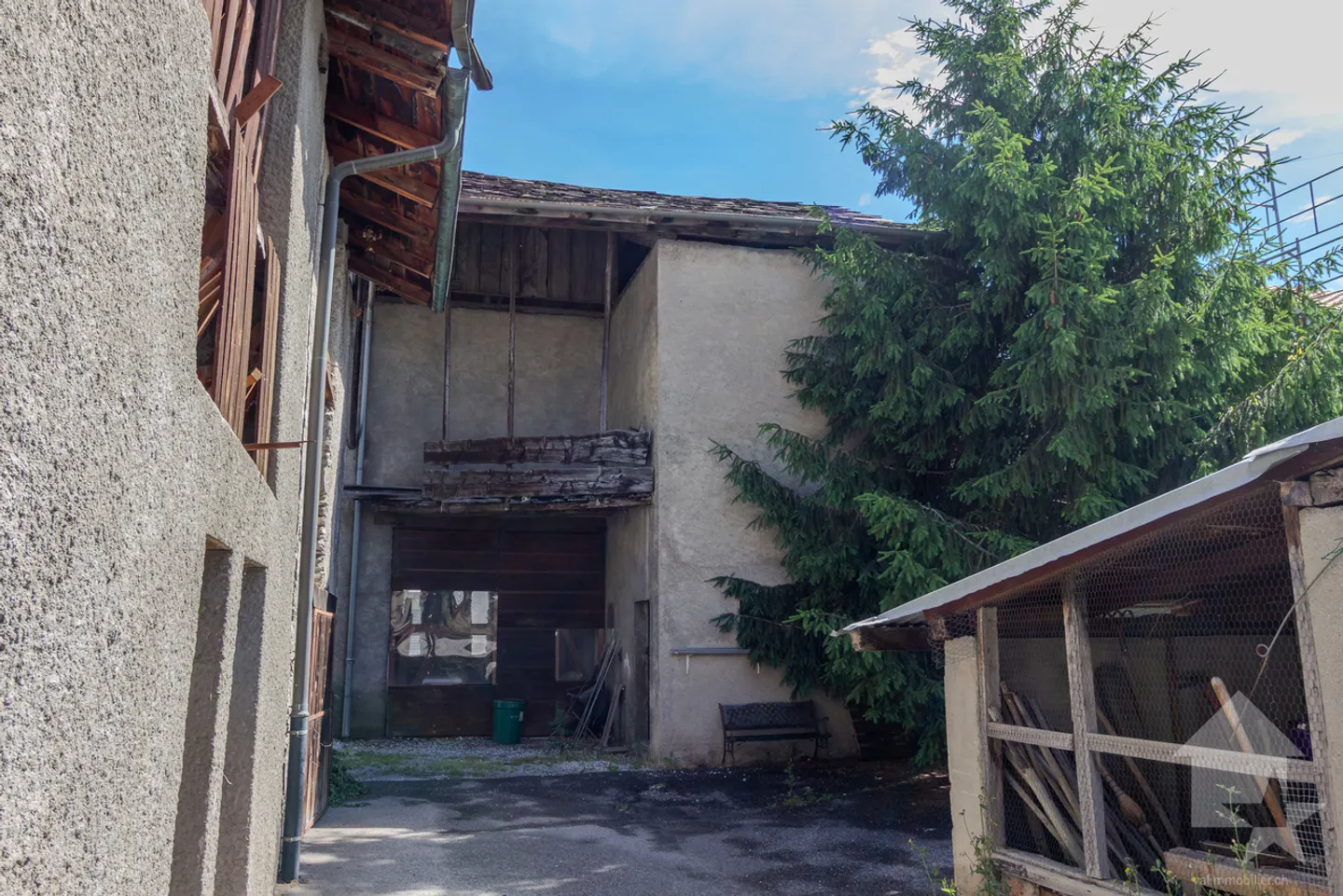 Pretty barn of 605 m3 to renovate completely - Photo 4 of 4