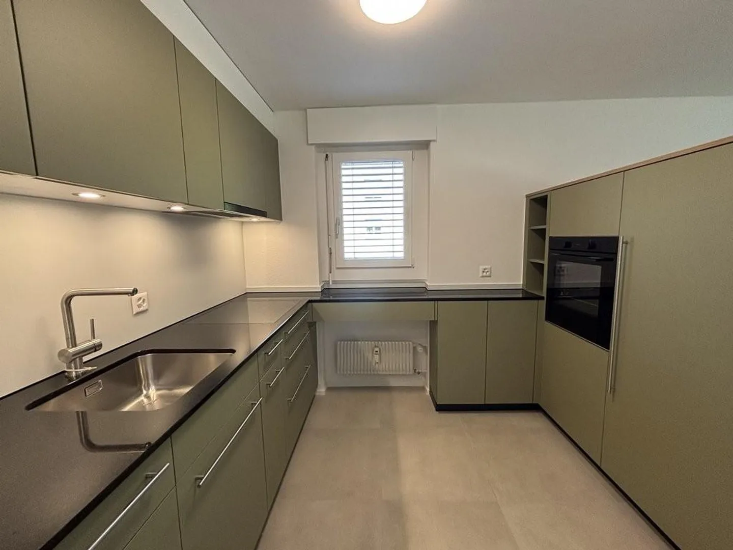 Modern 3.5-room ground floor apartment with garden seating area in Münsingen - Photo 4 of 7