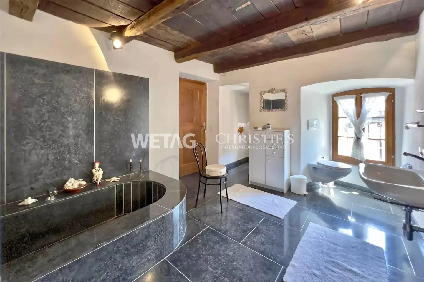 Lake Maggiore: Impressive historic villa for sale in Golino - Photo 9 of 13
