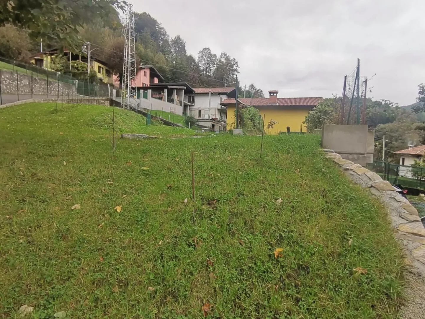 Terrain à bâtir ensoleillé à Laino - Photo 8 sur 13