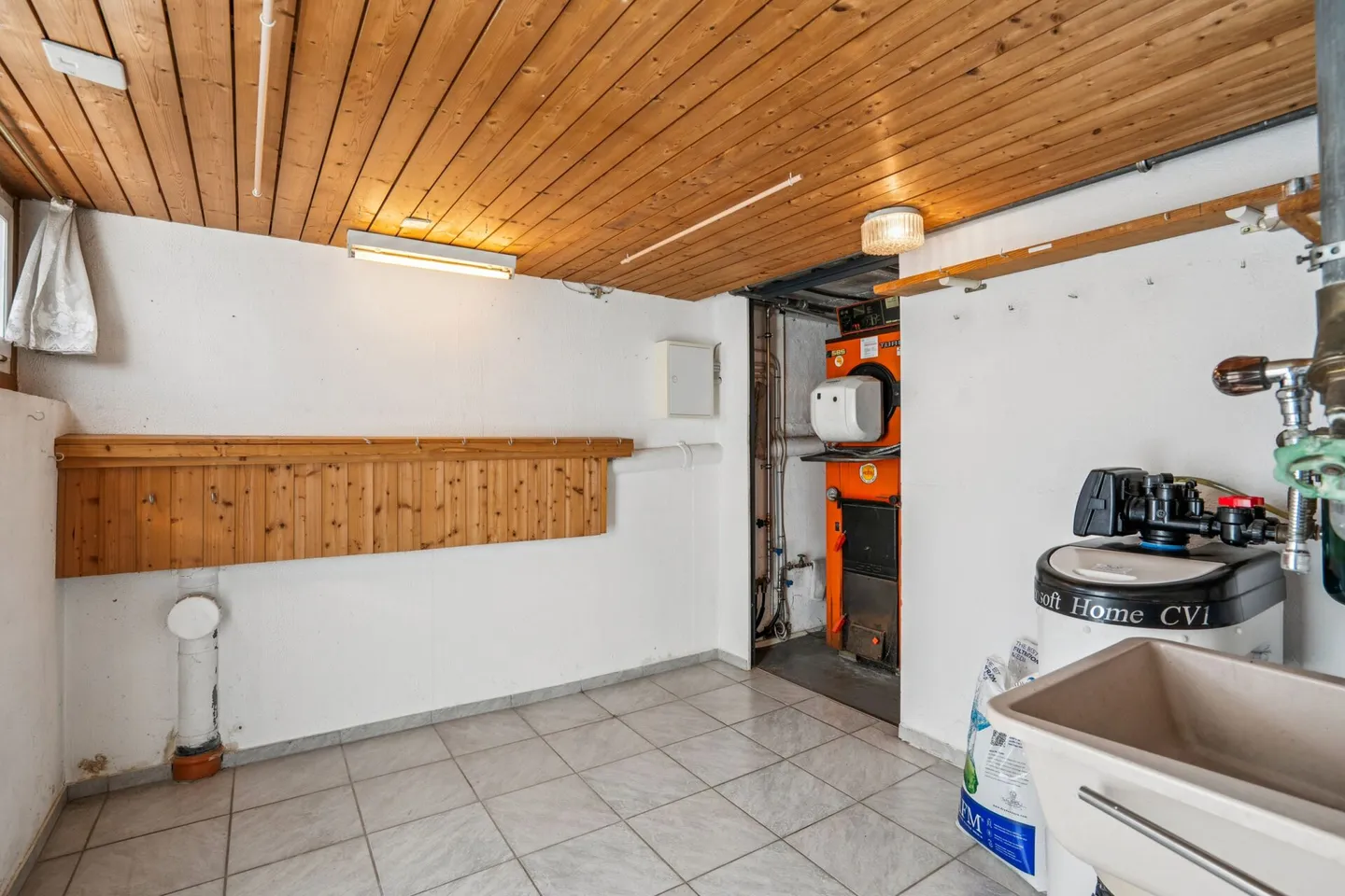 Single-family house with generous plot & versatile usage options - Photo 20 of 32