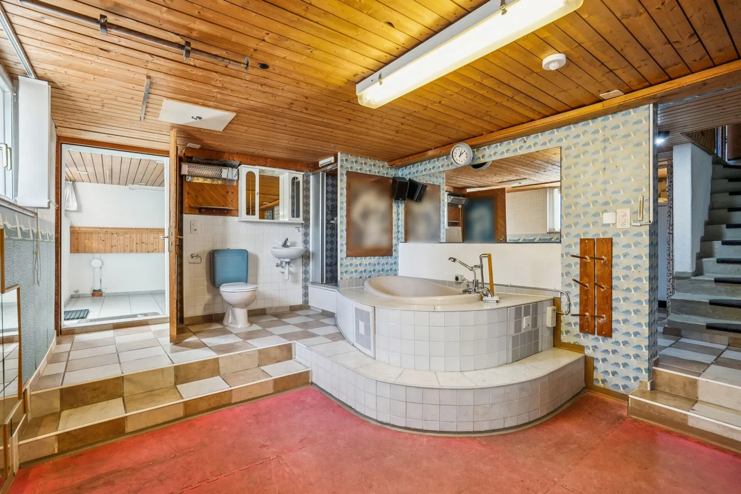 Single-family house with generous plot & versatile usage options - Photo 21 of 32