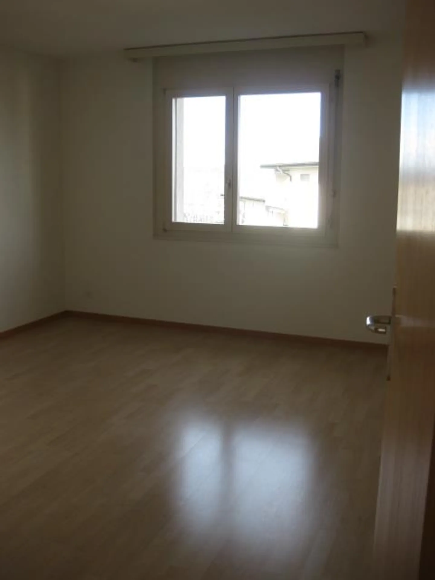 Wohnen an sonniger Lage in Düdingen - Foto 3 von 4