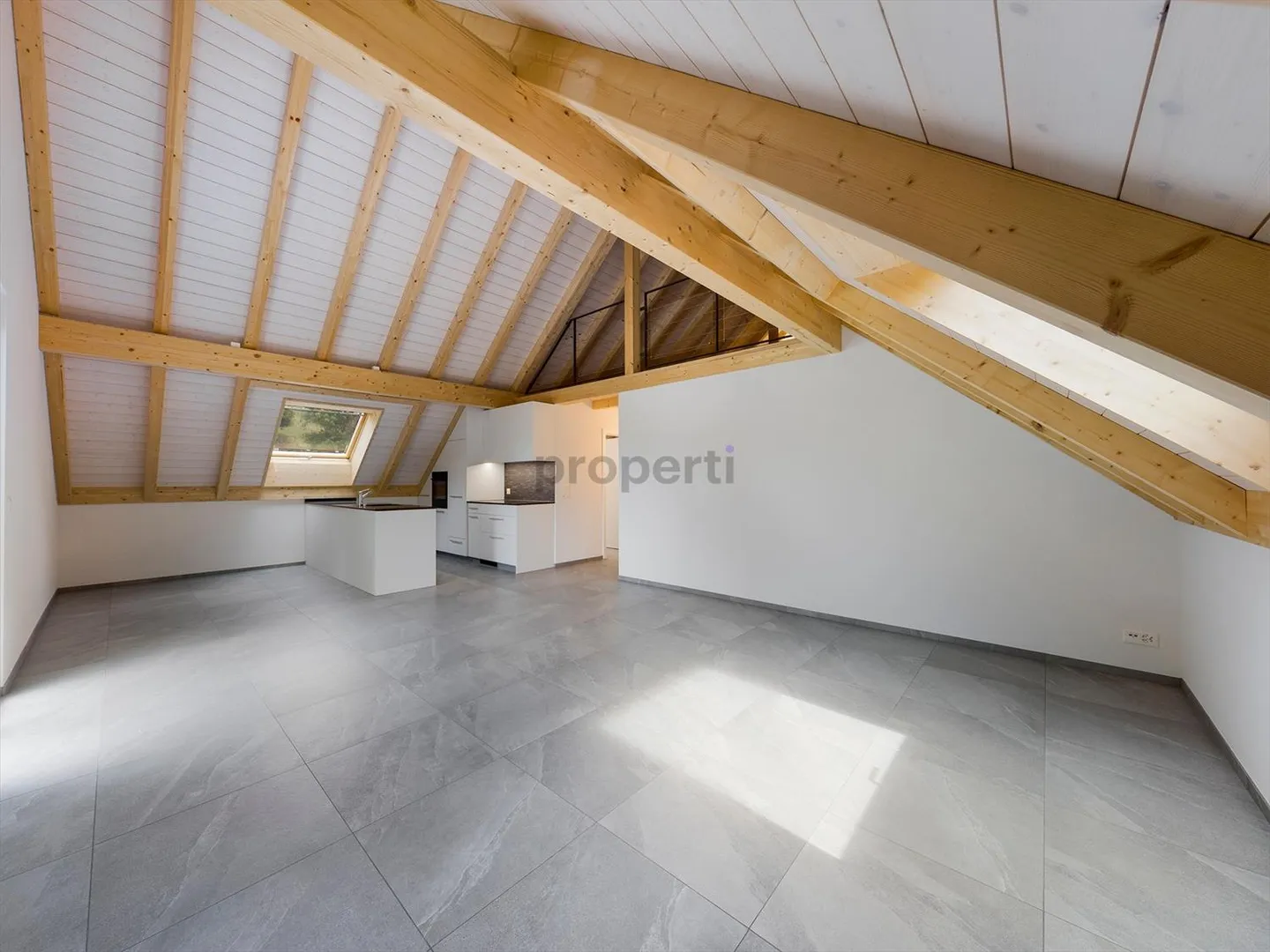 Penthouse de 4,5 pièces de rêve à Radelfingen, canton de BE - Photo 1 sur 9