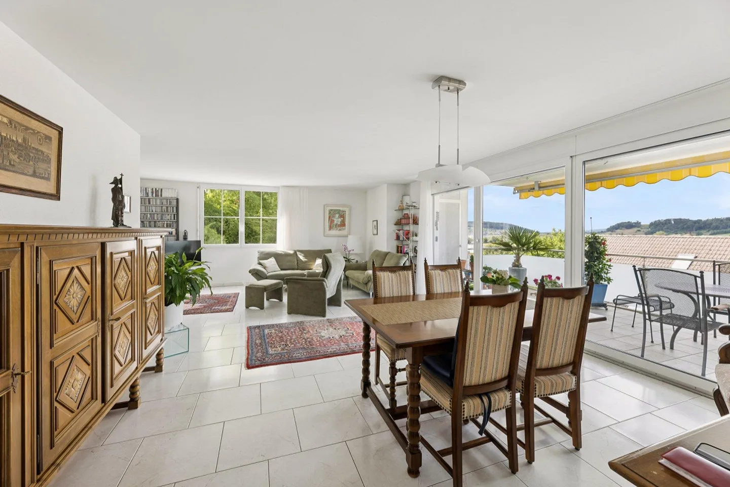 Modern 4.5-room condominium for sale - Photo 3 of 14
