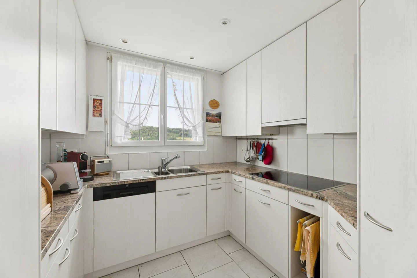 Modern 4.5-room condominium for sale - Photo 6 of 14