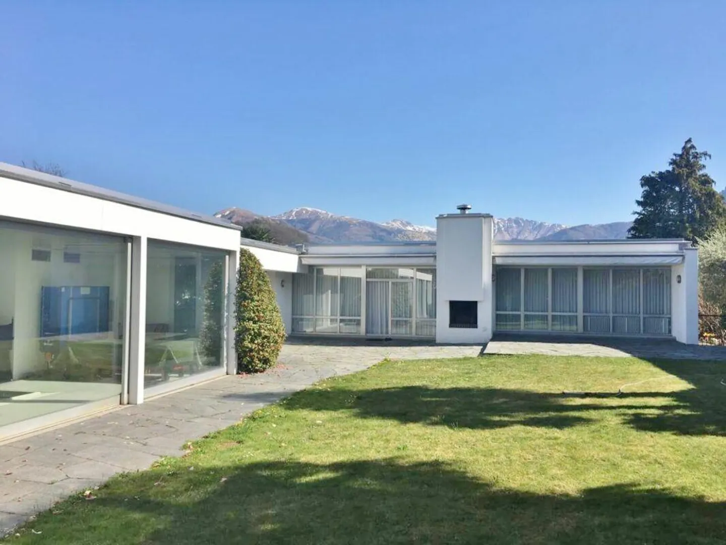 Magnifica villa con piscina interna - Foto 3 di 13