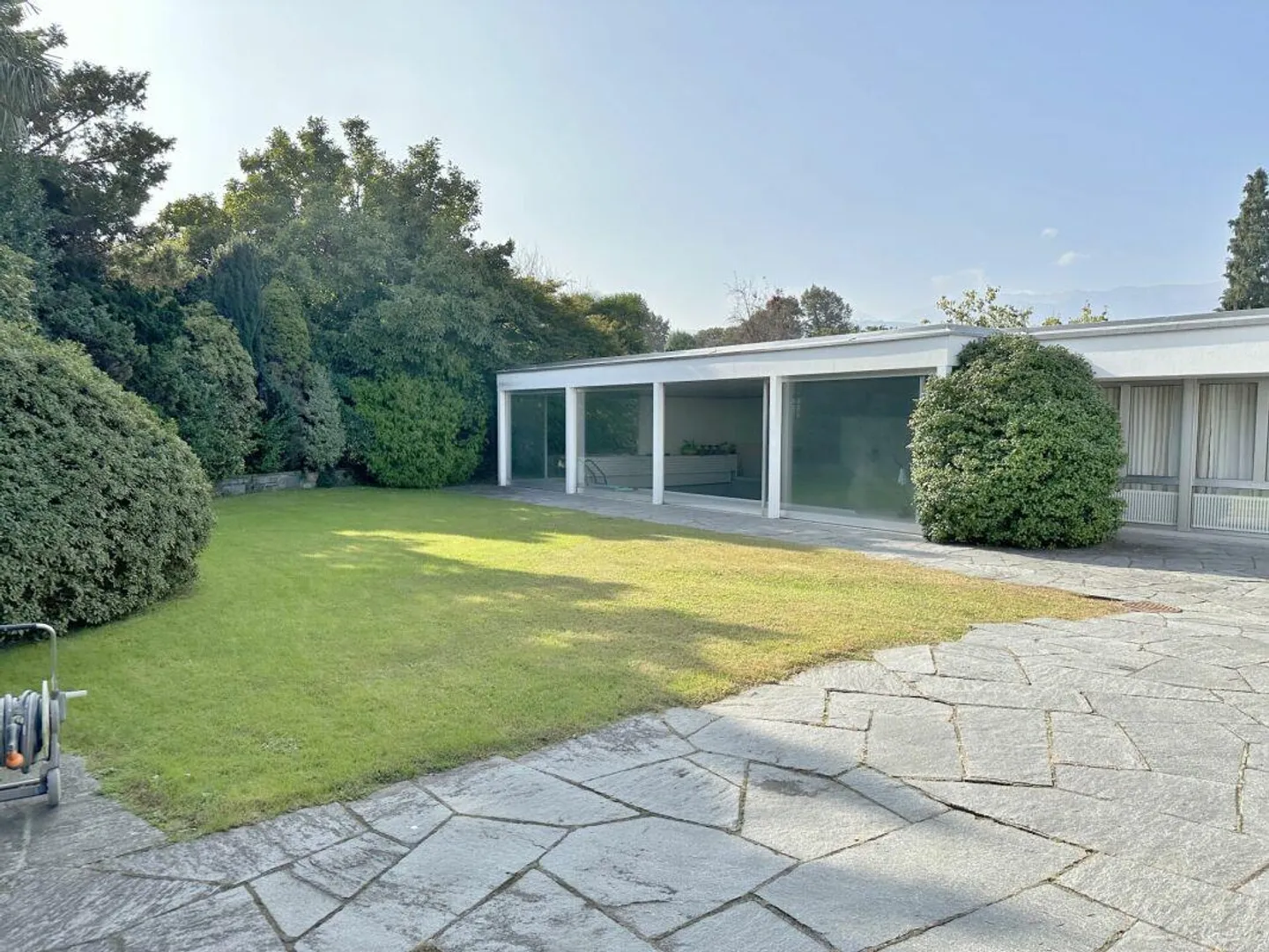 Magnifica villa con piscina interna - Foto 4 di 13