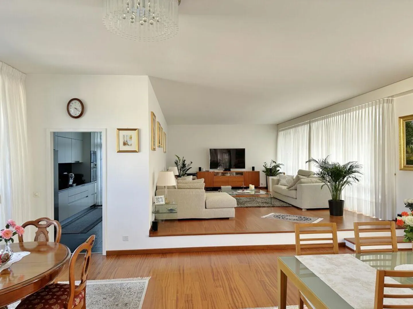 Magnifica villa con piscina interna - Foto 7 di 13